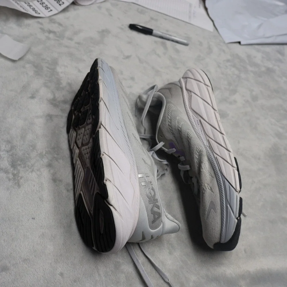 Hoka‎ Women 10.5D Wide Athletic Shoes Grey Arahi 6 Lightweight Running Chunky